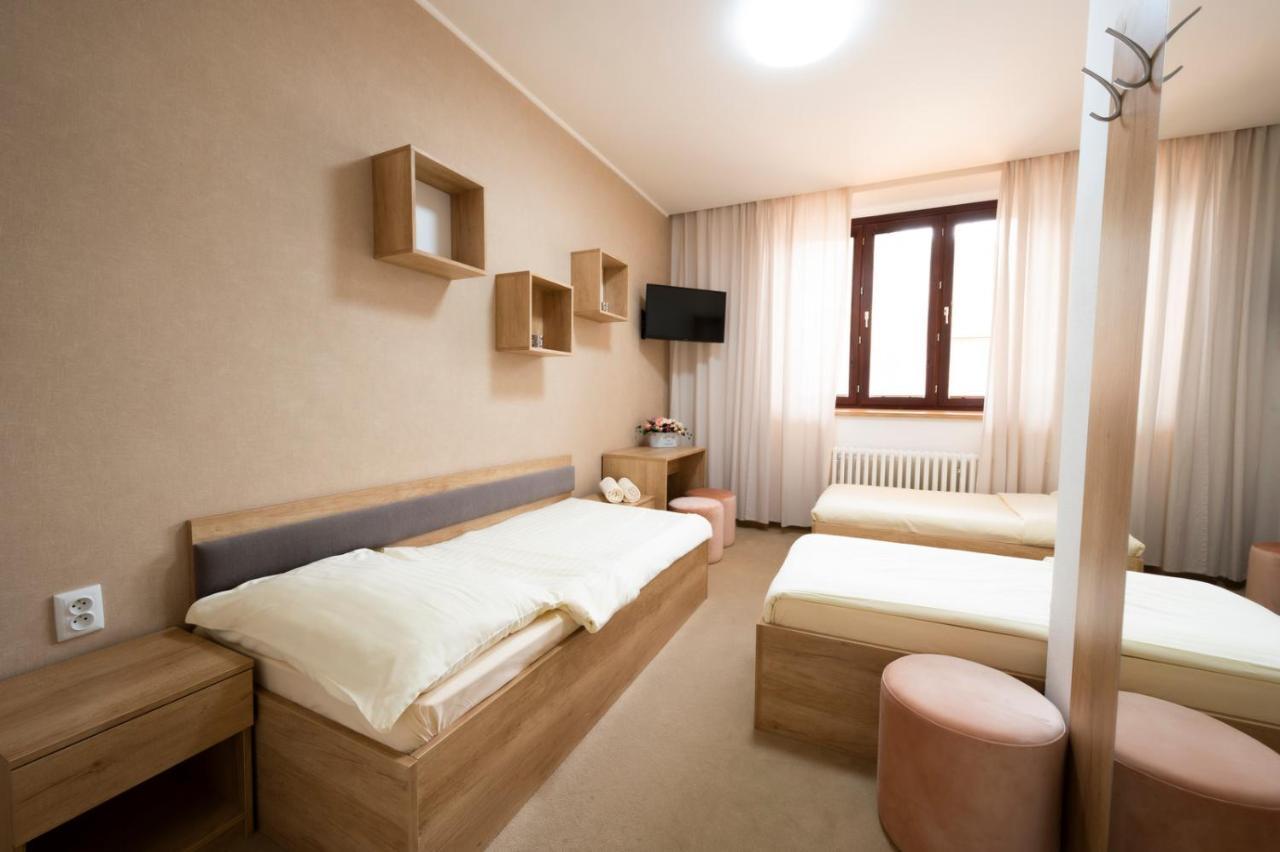 Hotel Dszsu Trencianske Teplice Ngoại thất bức ảnh