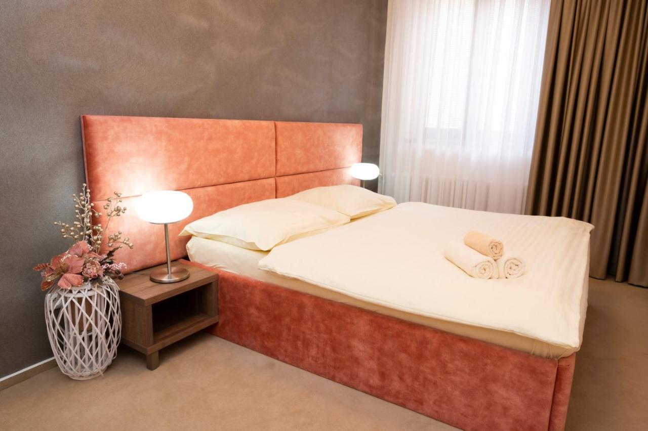 Hotel Dszsu Trencianske Teplice Ngoại thất bức ảnh